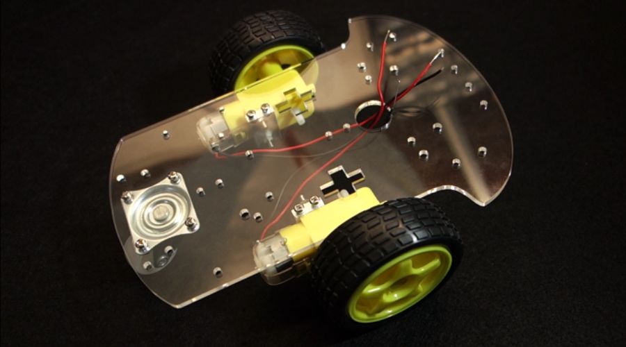 Bộ khung robot cần có 2 động cơ DC để điều khiển 2 bánh xe